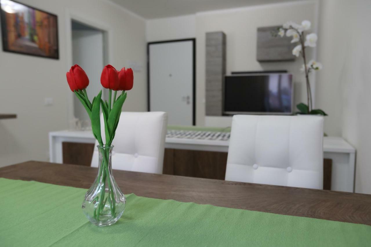 Casa Magenta Apartment 3 Валеджо-суль-Минчо Экстерьер фото